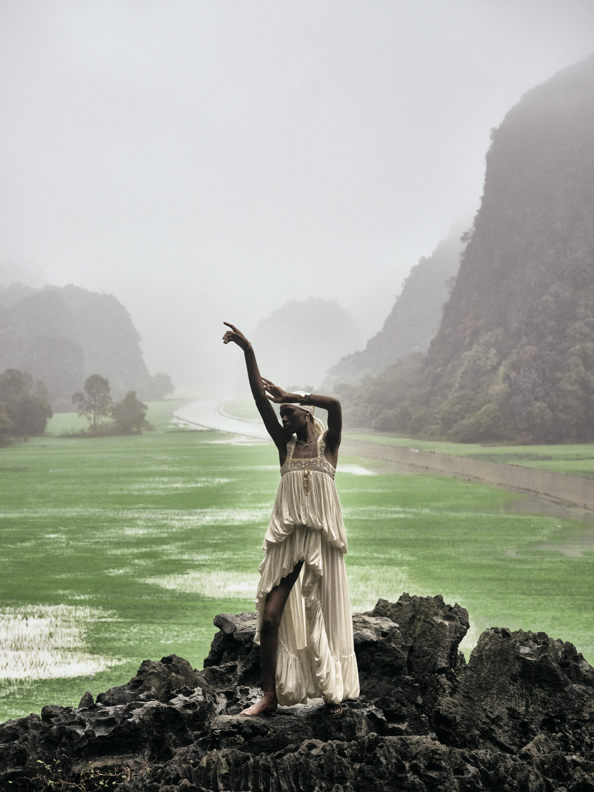Talent and Partner, Pieter Hugo: Harper's Bazaar US — Spirited away (Fig. 2)
