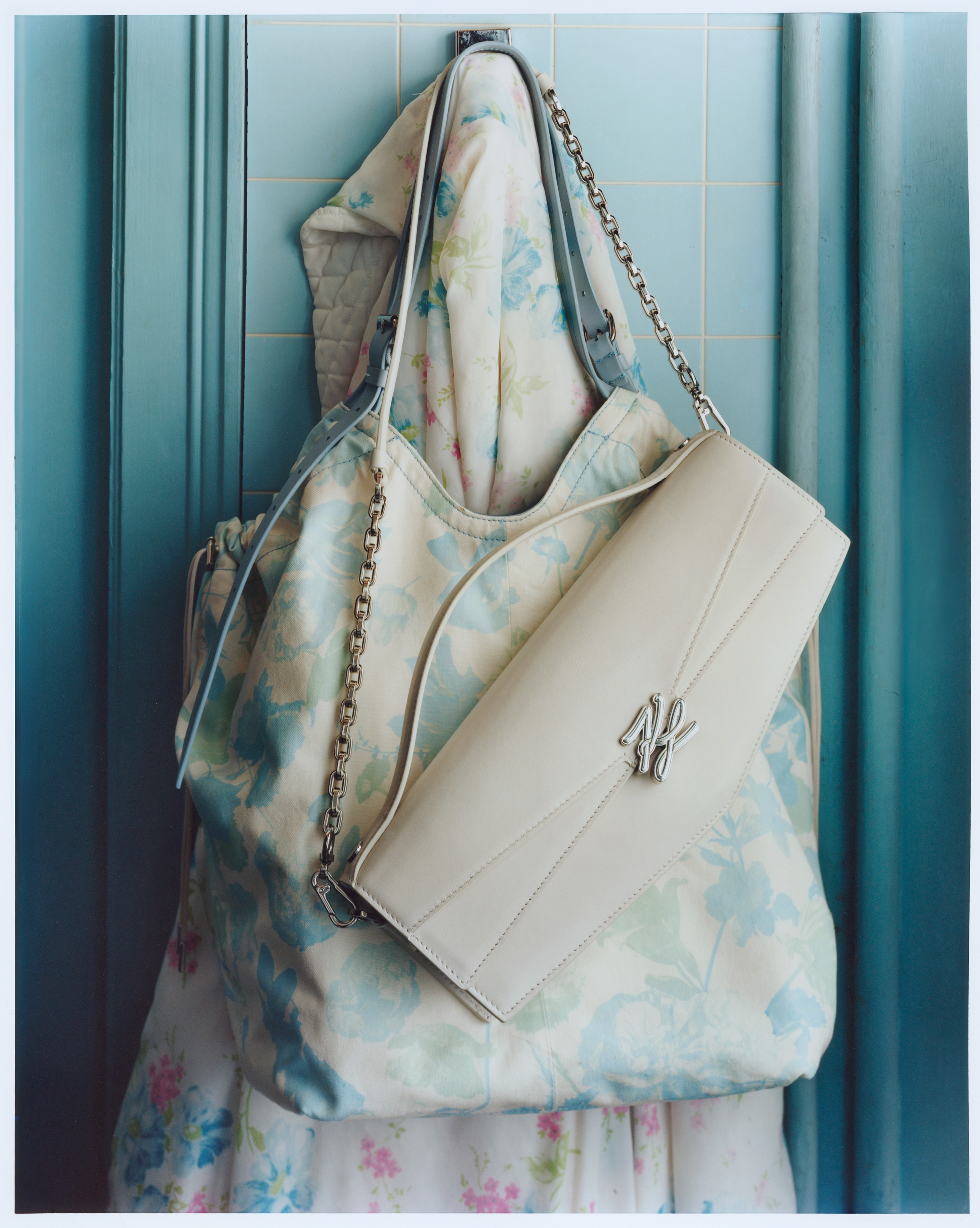 Talent and Partner, Sophie Glasser: Harper's Bazaar France — Objets de désir (Fig. 8)