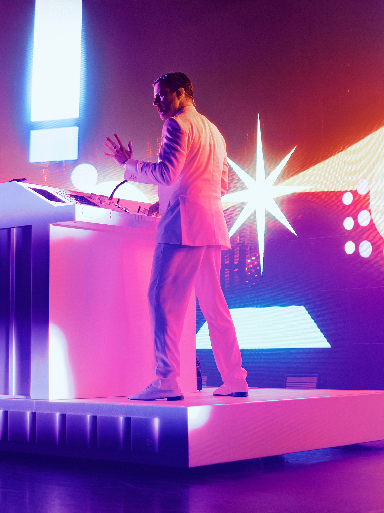 Talent and Partner, Projects: POLO PAN 22:22 - Scenography (Slide 2)